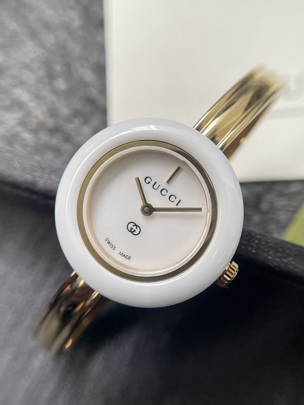 Gucci watch 072157